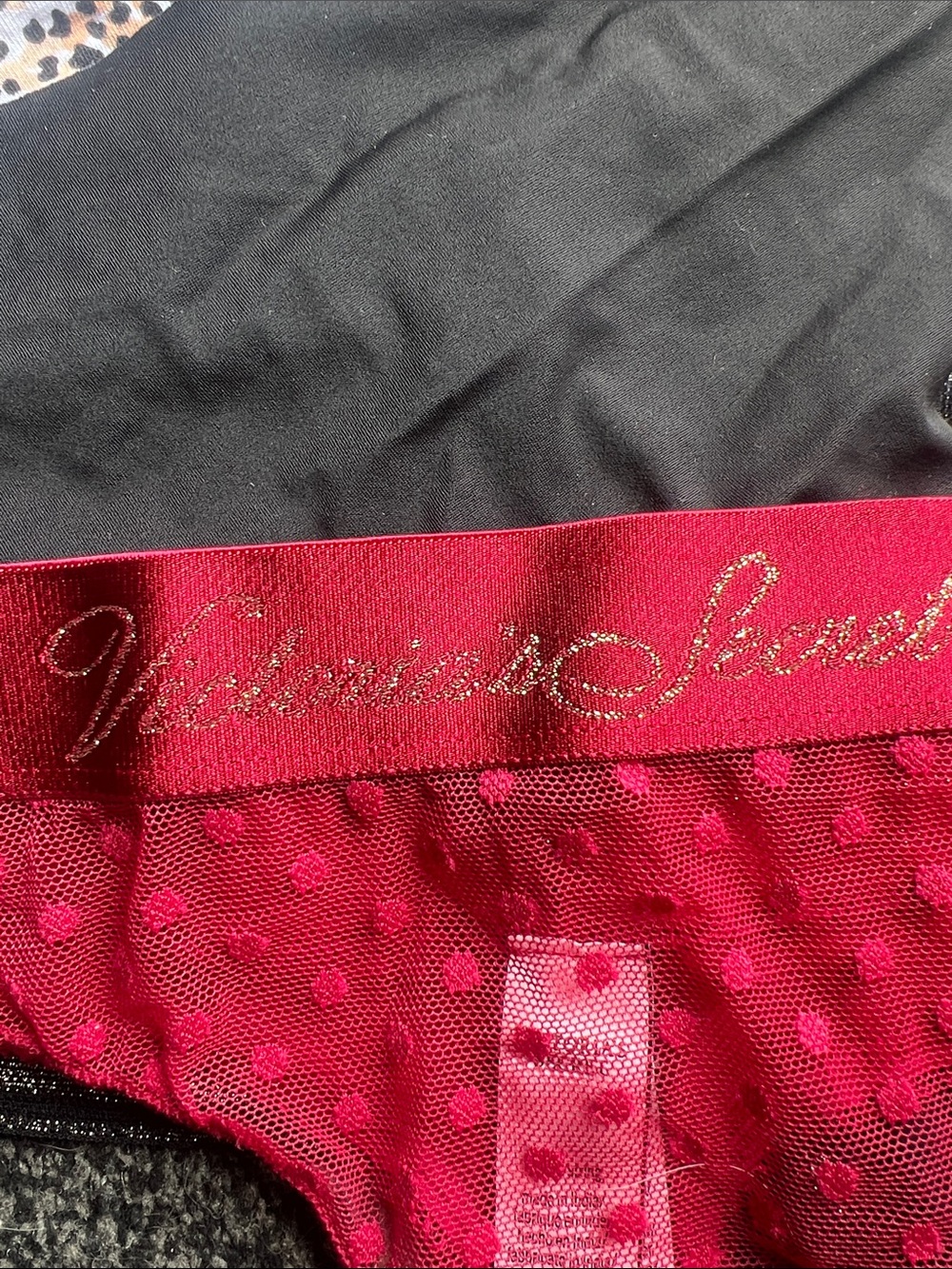 Victoria's Secret cheeky and thong - Picture 2 of 6